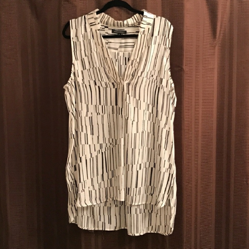 Banana Republic Sleeveless Shirt